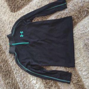 Under Armour boys M half zip long sleeve shirt